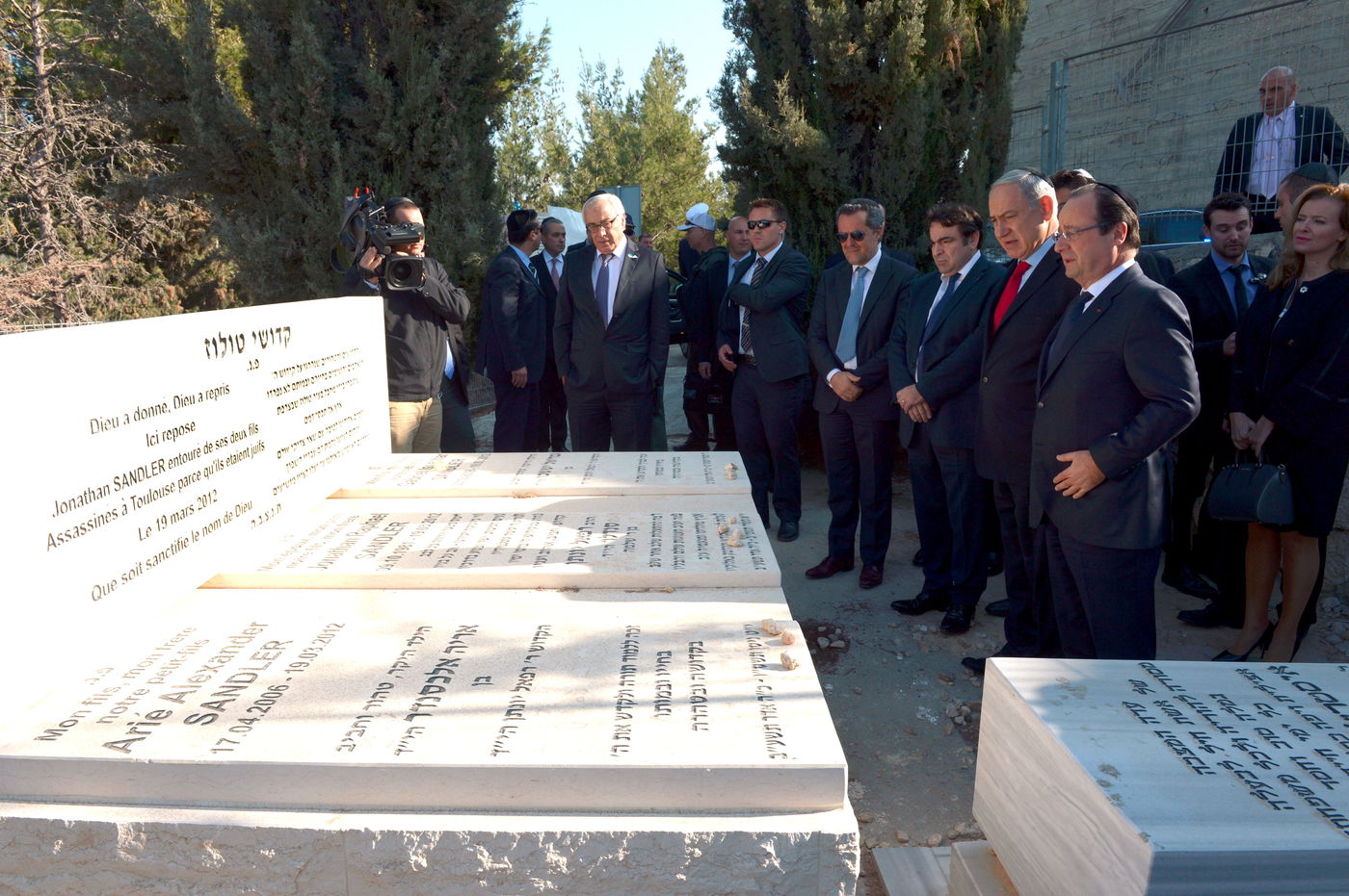 נתניהו והולנד על קברי נרצחי טולוז