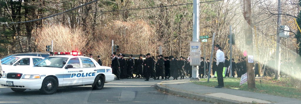 תיעוד דומע: הלווית נינת האדמו"ר מויז'ניץ מונסי