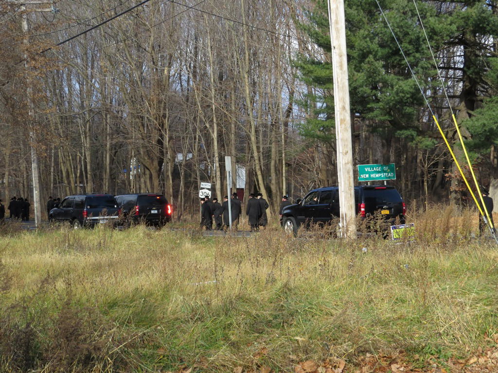 תיעוד דומע: הלווית נינת האדמו"ר מויז'ניץ מונסי