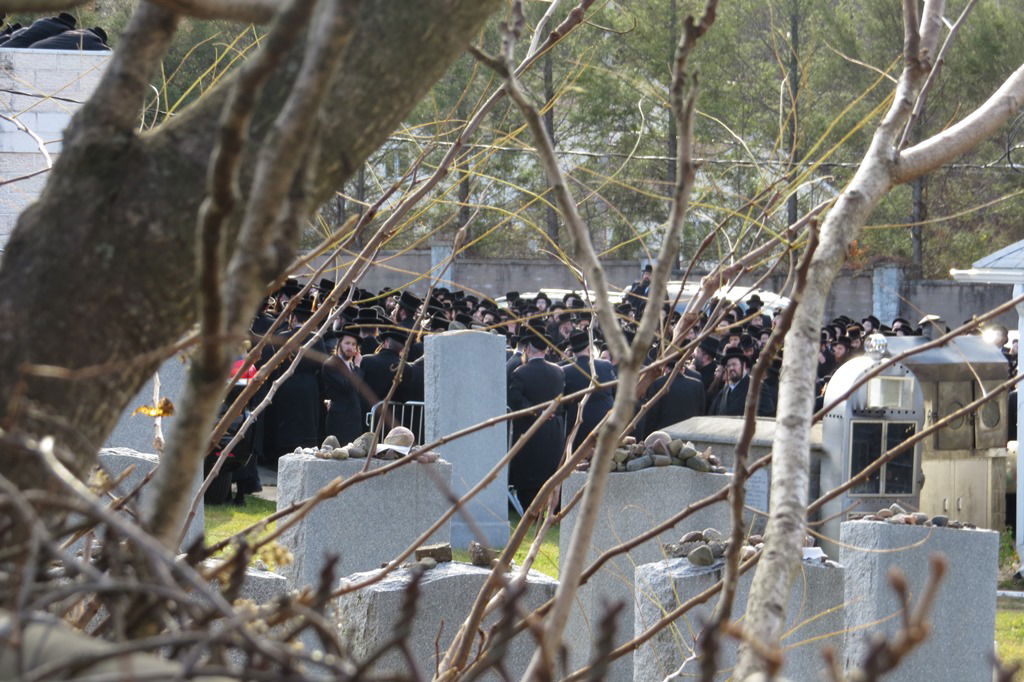 תיעוד דומע: הלווית נינת האדמו"ר מויז'ניץ מונסי