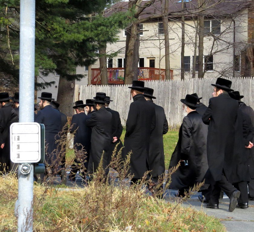 תיעוד דומע: הלווית נינת האדמו"ר מויז'ניץ מונסי