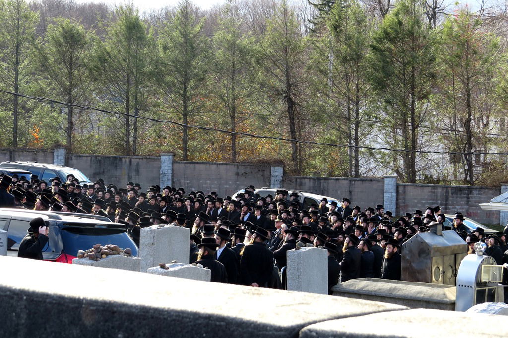 תיעוד דומע: הלווית נינת האדמו"ר מויז'ניץ מונסי