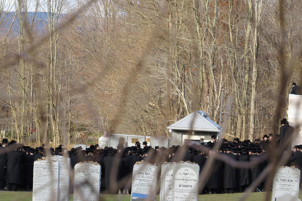 תיעוד דומע: הלווית נינת האדמו"ר מויז'ניץ מונסי