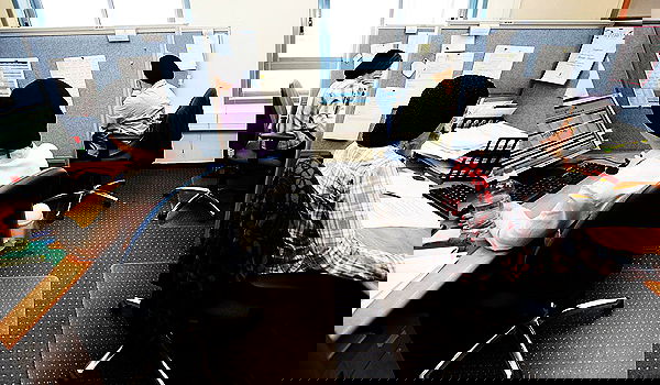 מודיעין: לאישה החרדית אין עבודה, לידידה החילונית יש