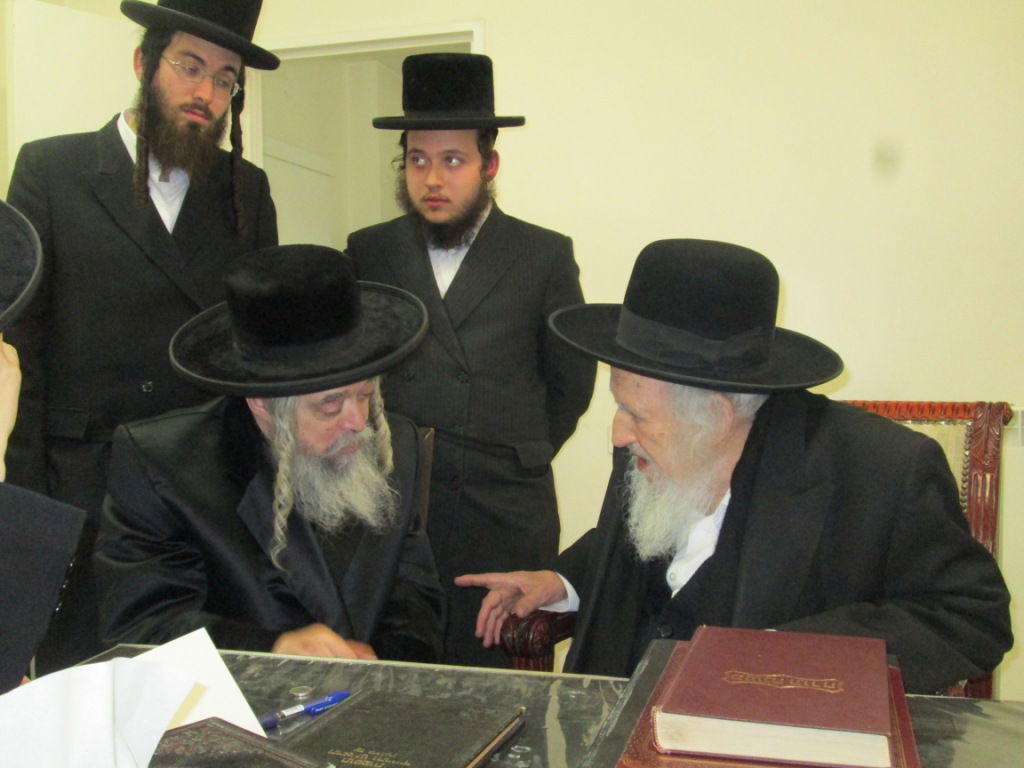 תיעוד: האדמו"ר מקרעטשניף ארה"ב  בביקור אצל הגר"ש אוירבך