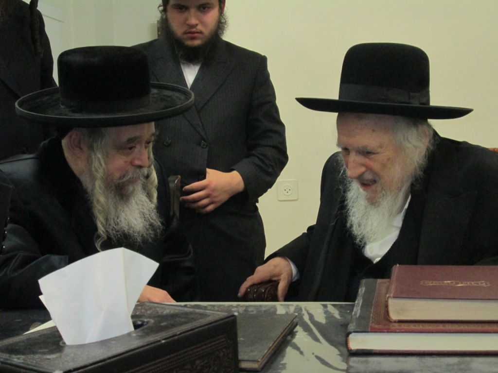 תיעוד: האדמו"ר מקרעטשניף ארה"ב  בביקור אצל הגר"ש אוירבך