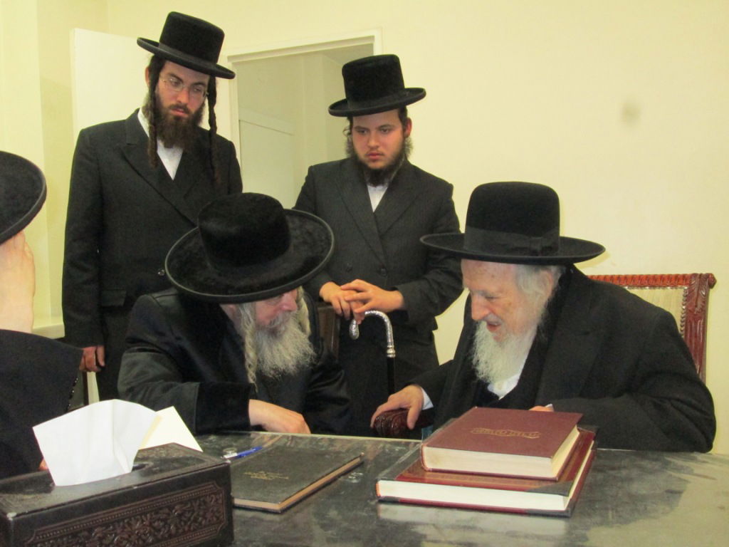 תיעוד: האדמו"ר מקרעטשניף ארה"ב  בביקור אצל הגר"ש אוירבך