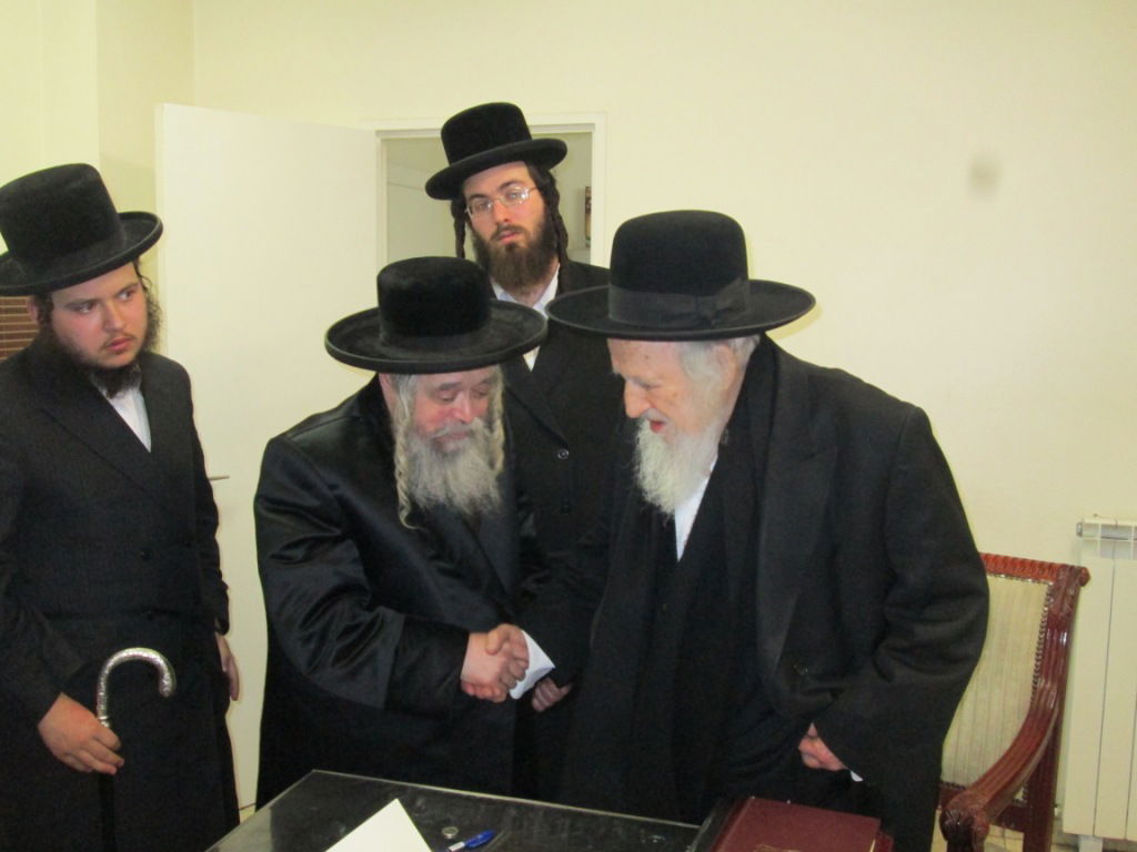 תיעוד: האדמו"ר מקרעטשניף ארה"ב  בביקור אצל הגר"ש אוירבך