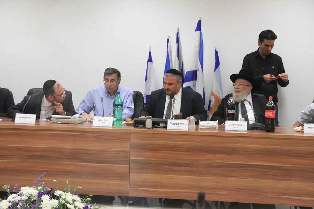 וינשטיין צפוי להכריע מחר האם לערער על הבחירות