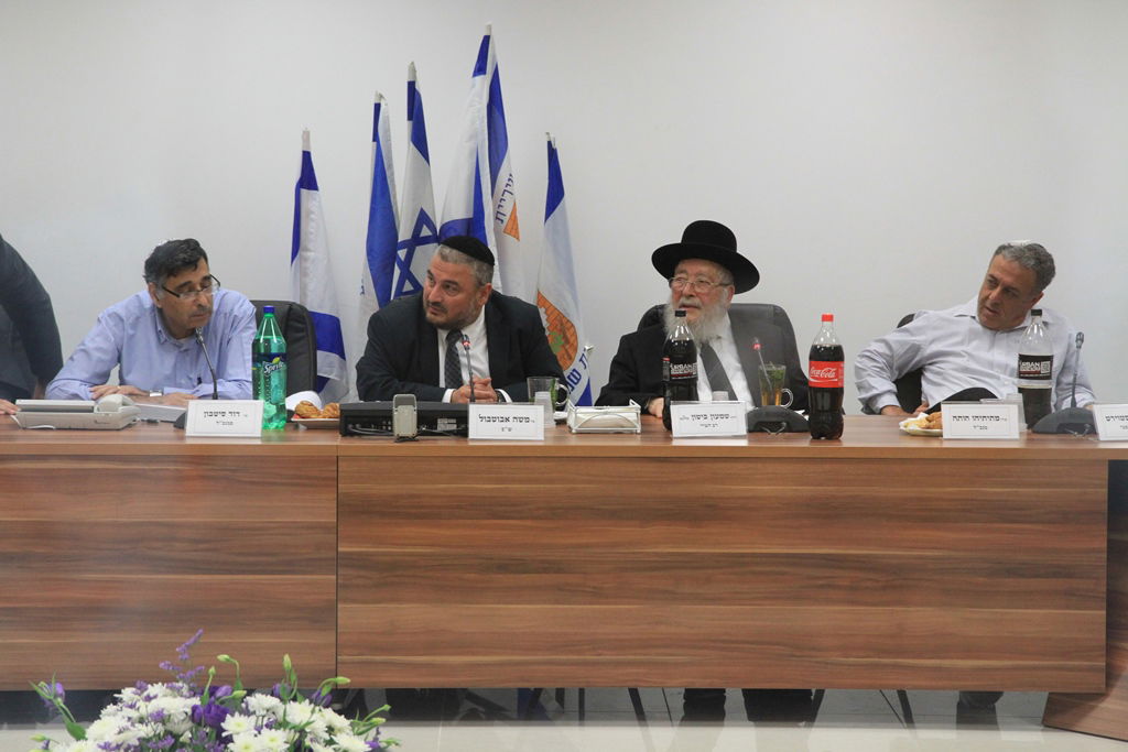 וינשטיין צפוי להכריע מחר האם לערער על הבחירות