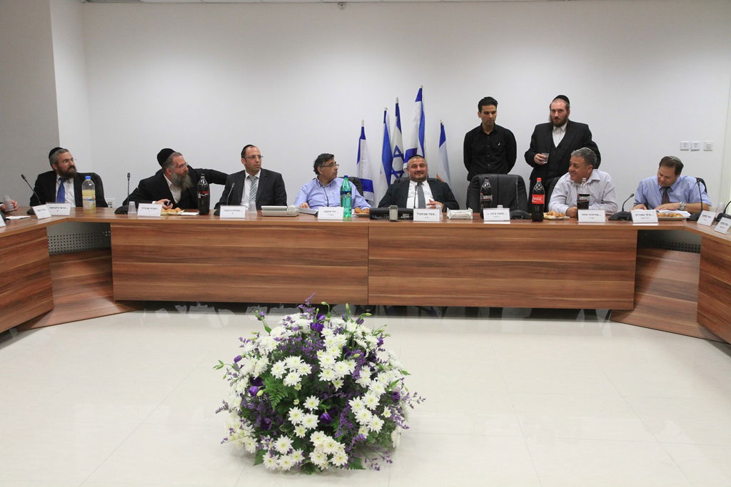 וינשטיין צפוי להכריע מחר האם לערער על הבחירות