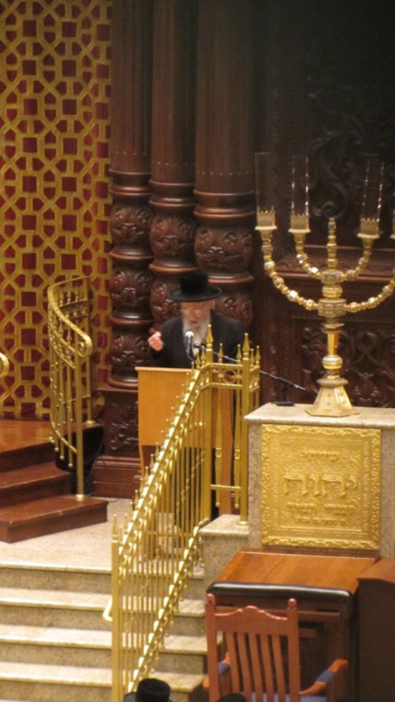 ראש ישיבת פוניבז' הספיד בבעלזא • גלריה