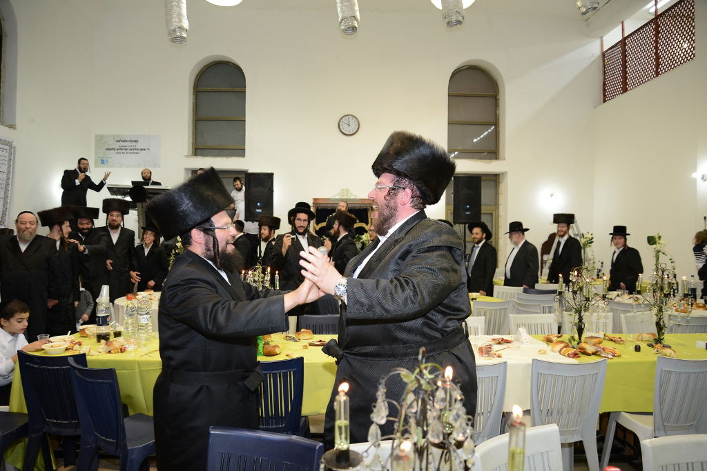 ביתר עילית חגגה: הרב אברהם אייזנבך ומאות לומדים סיימו מסכת