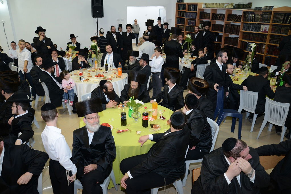 ביתר עילית חגגה: הרב אברהם אייזנבך ומאות לומדים סיימו מסכת