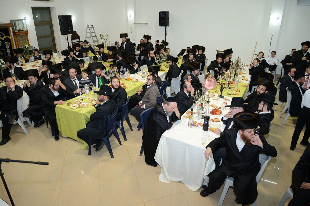 ביתר עילית חגגה: הרב אברהם אייזנבך ומאות לומדים סיימו מסכת