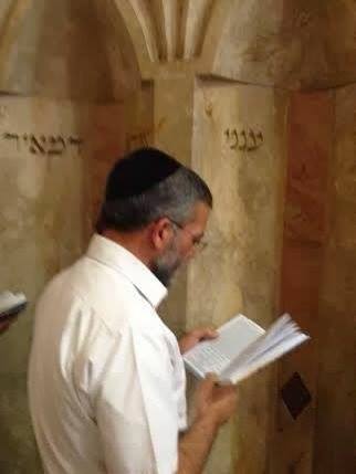 העתיר בתפילה. צוריאל קריספל בטבריה