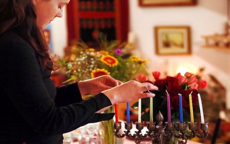 לכבוד החנוכה: 8 ניצוצות לזוגיות מדליקה