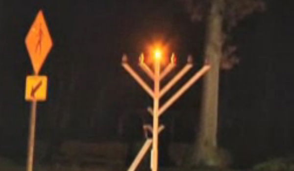 החנוכייה שהושחתה