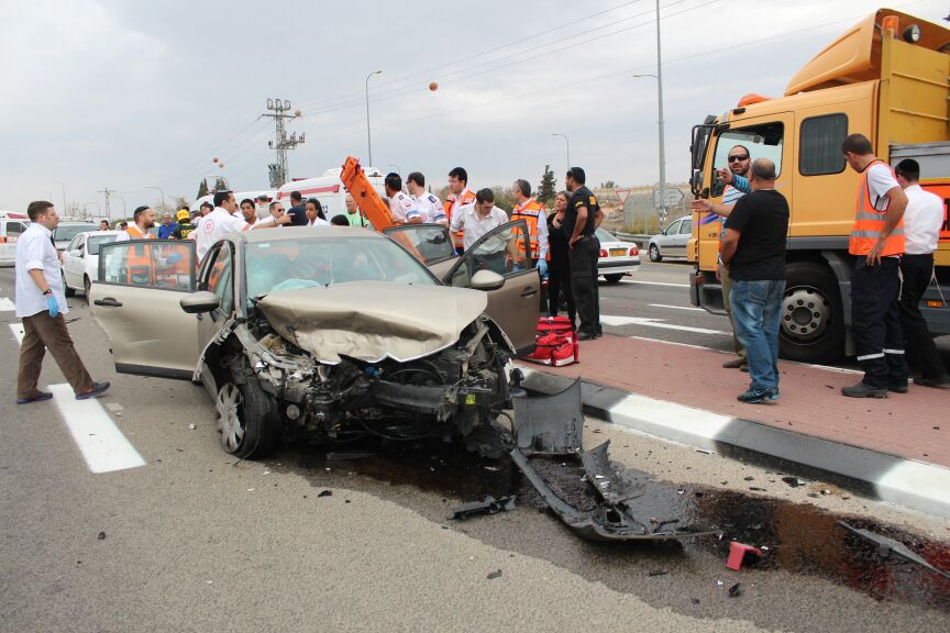 בתו ונכדו של הרב עמאר נפצעו בתאונה