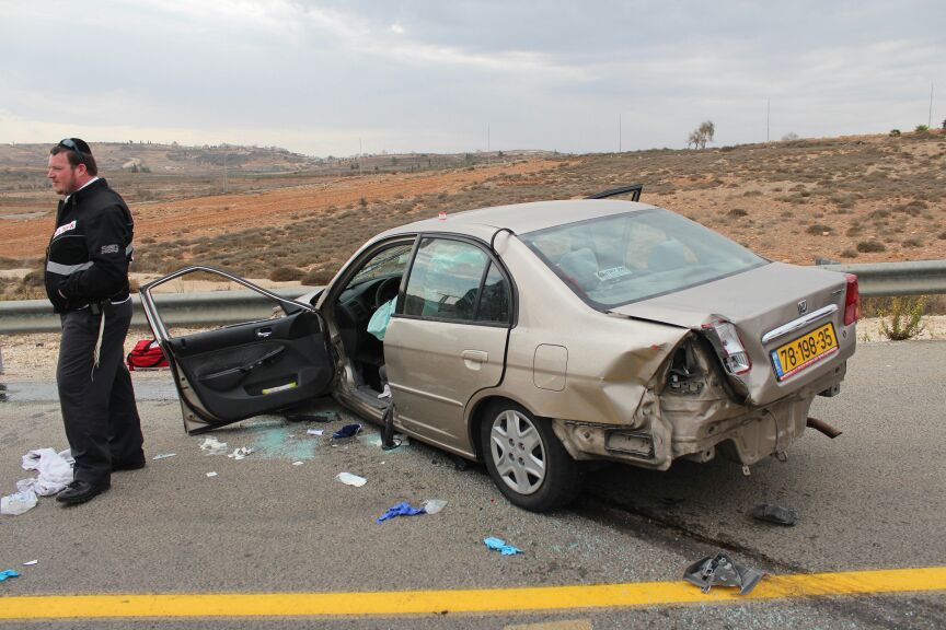 בתו ונכדו של הרב עמאר נפצעו בתאונה