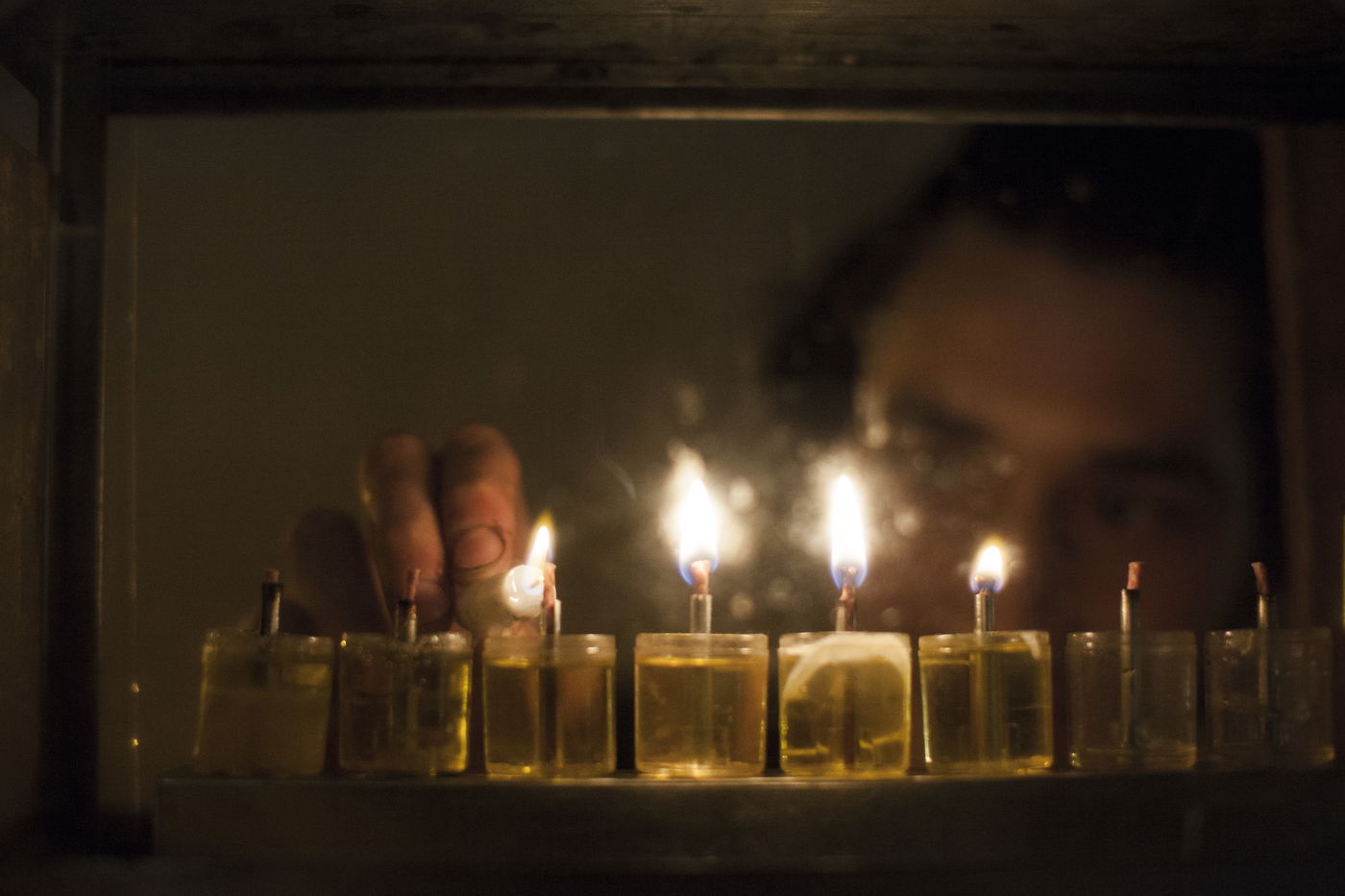 הנרות הללו • גלריה ירושלמית