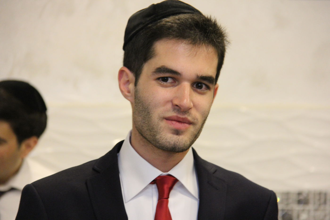 מאושר. יקי אדמקר