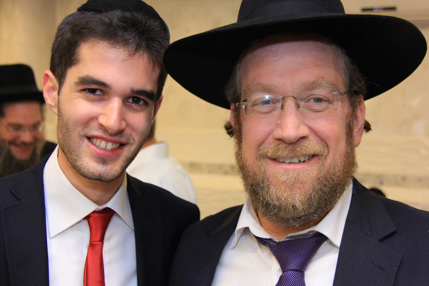 יצחק פינדרוס ויקי אדמקר