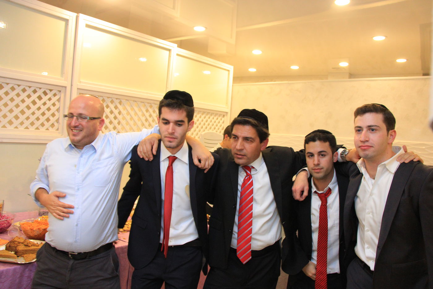 יקי אדמקר התארס, הברנז'ה התייצבה לאחל מזל טוב