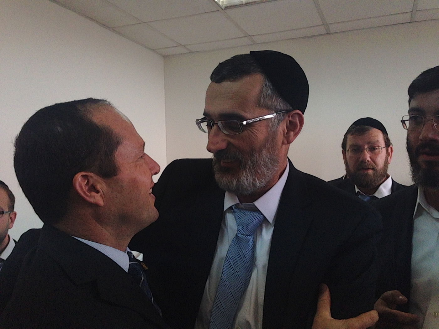 תיעוד: צביקה כהן חנך את הלשכה חדשה בעיריית ירושלים