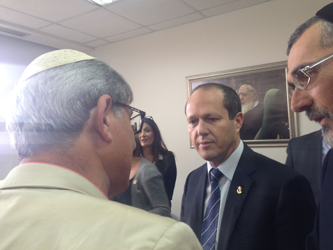 תיעוד: צביקה כהן חנך את הלשכה חדשה בעיריית ירושלים