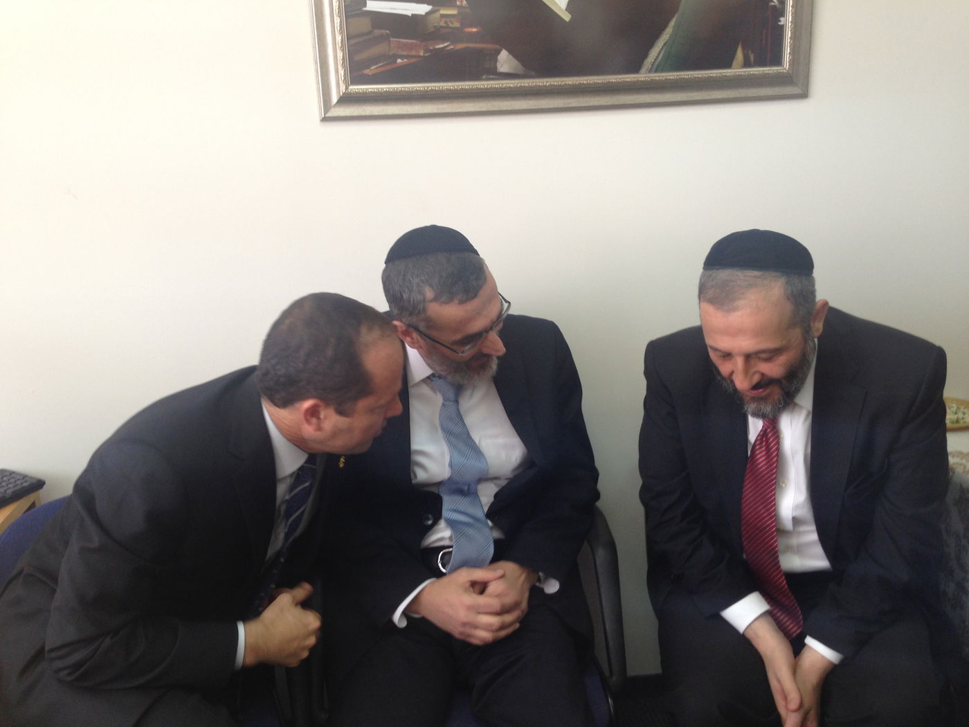 תיעוד: צביקה כהן חנך את הלשכה חדשה בעיריית ירושלים