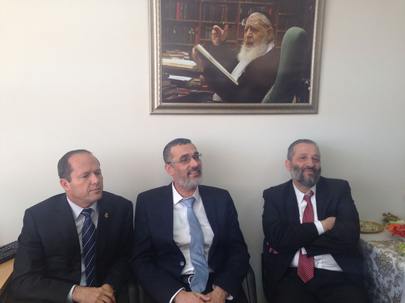 תיעוד: צביקה כהן חנך את הלשכה חדשה בעיריית ירושלים