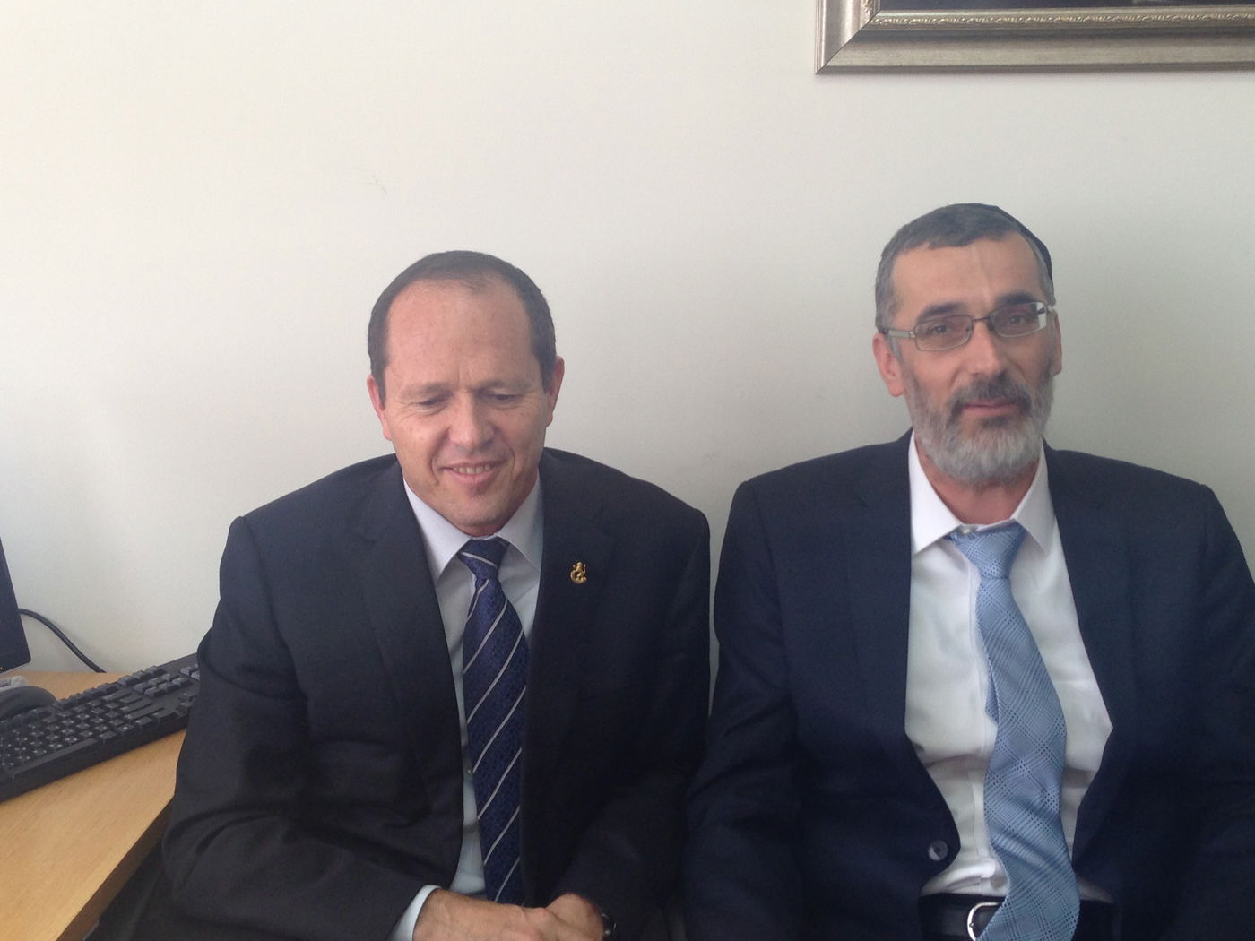 תיעוד: צביקה כהן חנך את הלשכה חדשה בעיריית ירושלים