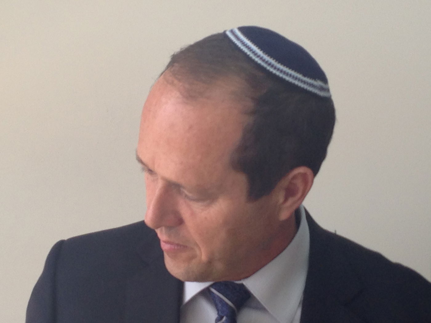 תיעוד: צביקה כהן חנך את הלשכה חדשה בעיריית ירושלים