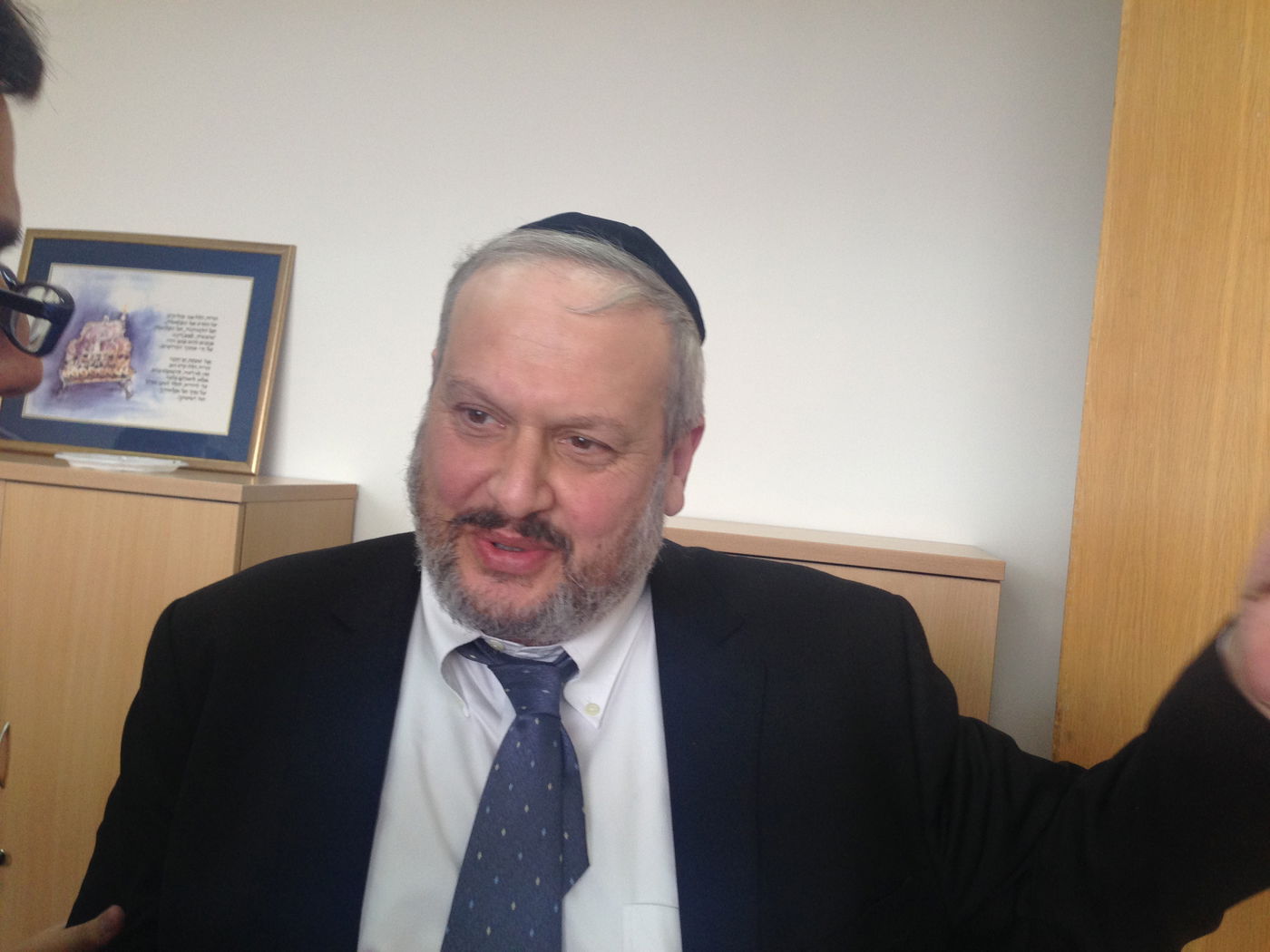 תיעוד: צביקה כהן חנך את הלשכה חדשה בעיריית ירושלים