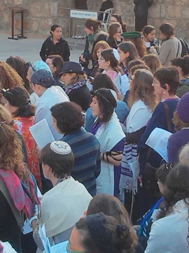 למרות הבקשות: נשות הפרובוקציה הגיעו לכותל