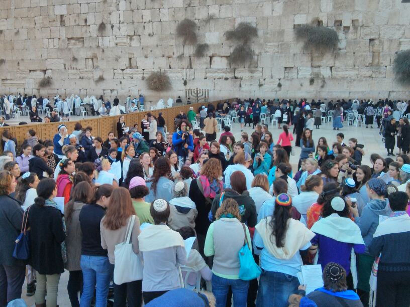 למרות הבקשות: נשות הפרובוקציה הגיעו לכותל