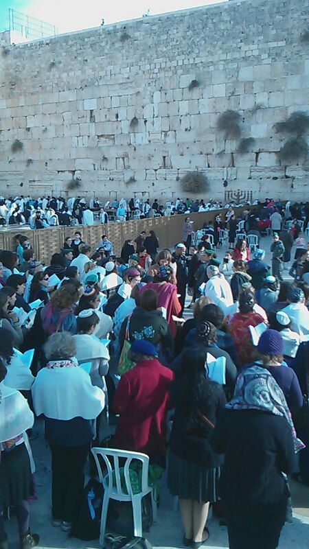 למרות הבקשות: נשות הפרובוקציה הגיעו לכותל