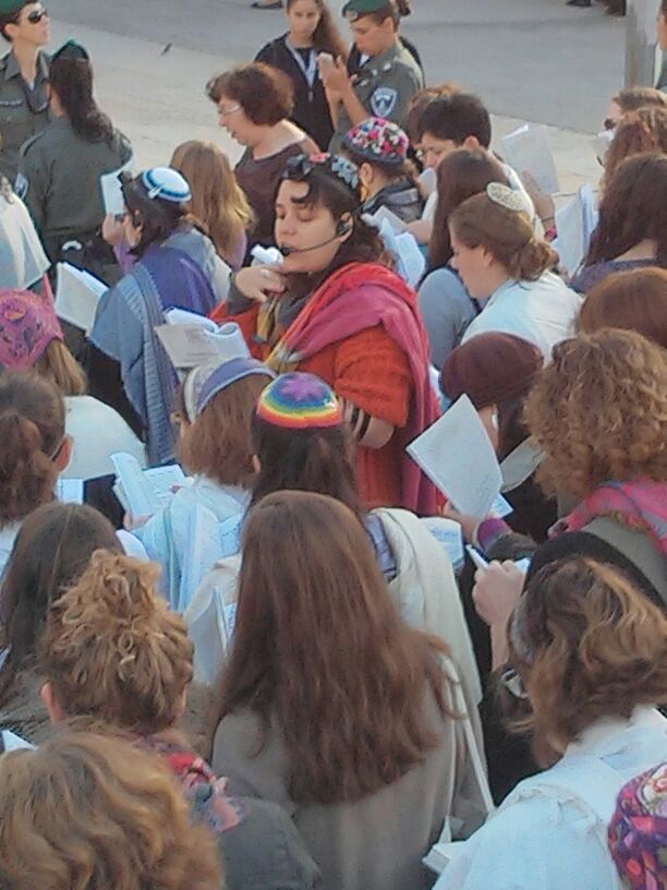 למרות הבקשות: נשות הפרובוקציה הגיעו לכותל