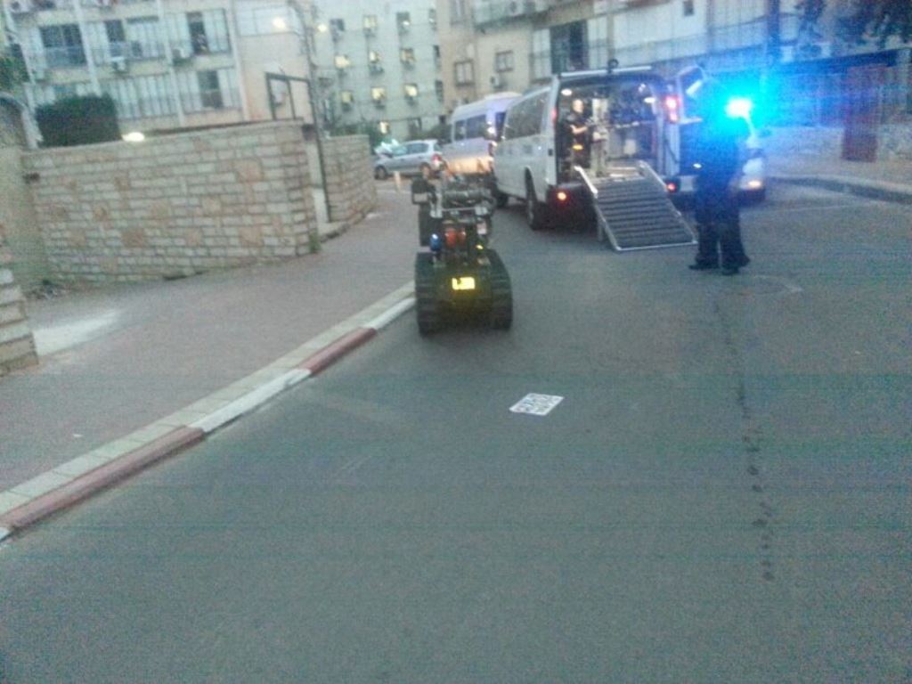 בני ברק: רימון בכניסה לבניין מגורים