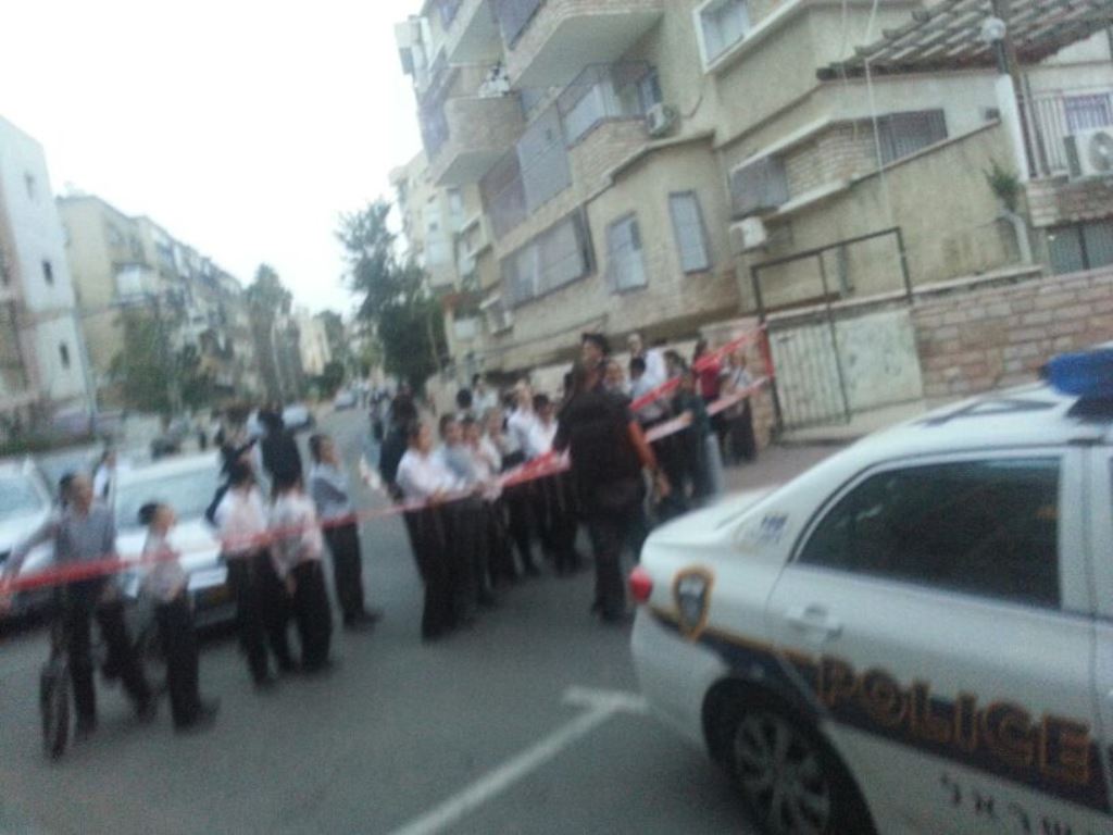 בני ברק: רימון בכניסה לבניין מגורים