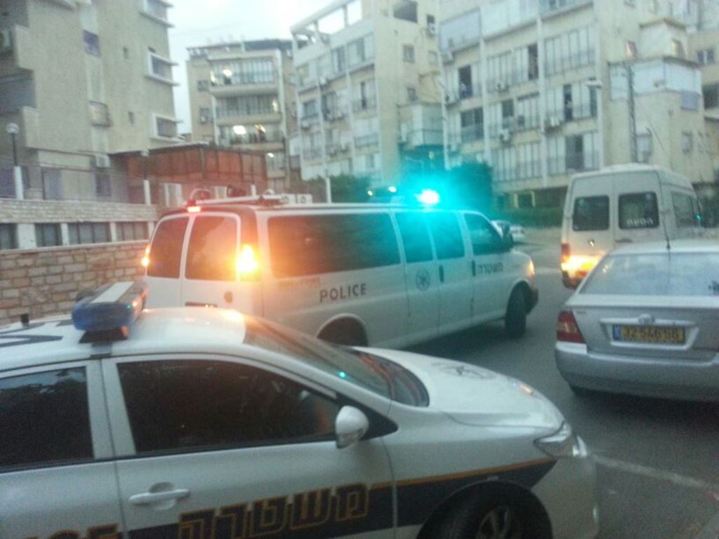 בני ברק: רימון בכניסה לבניין מגורים