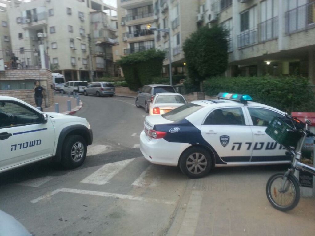 בני ברק: רימון בכניסה לבניין מגורים