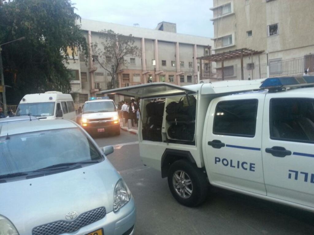 בני ברק: רימון בכניסה לבניין מגורים