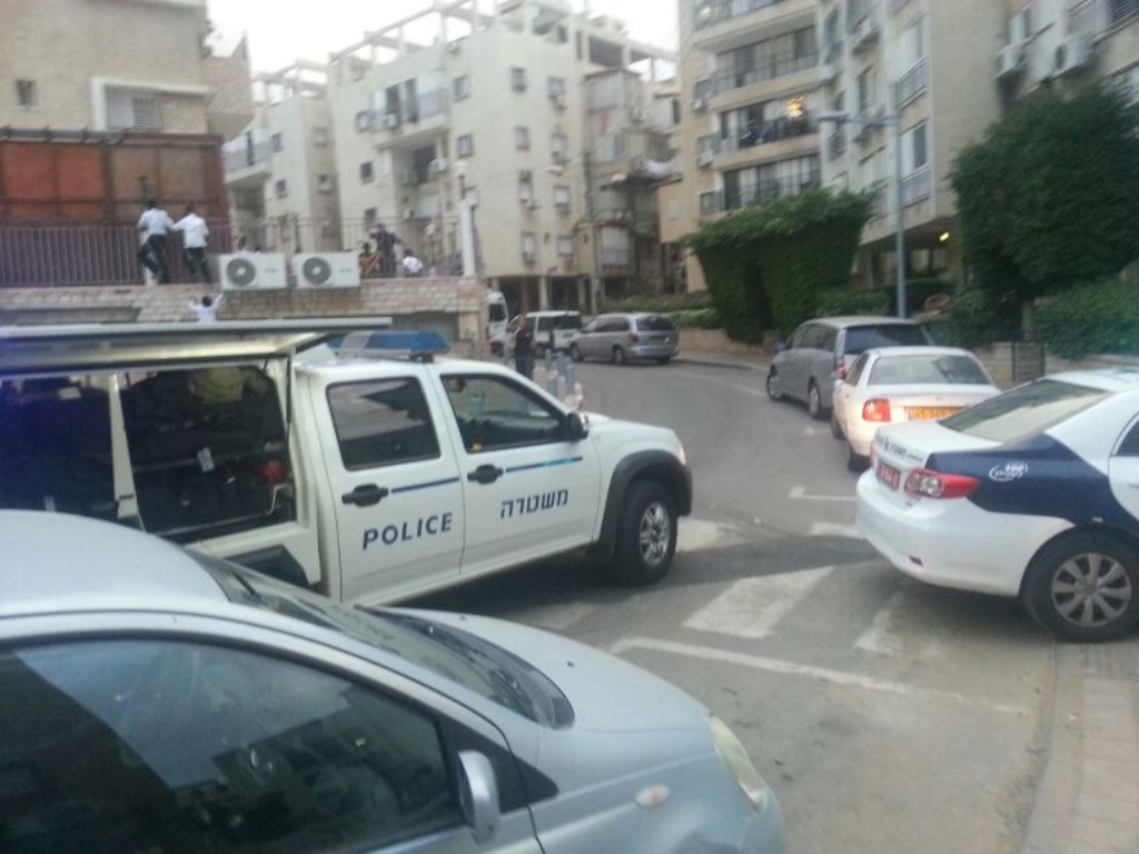 בני ברק: רימון בכניסה לבניין מגורים