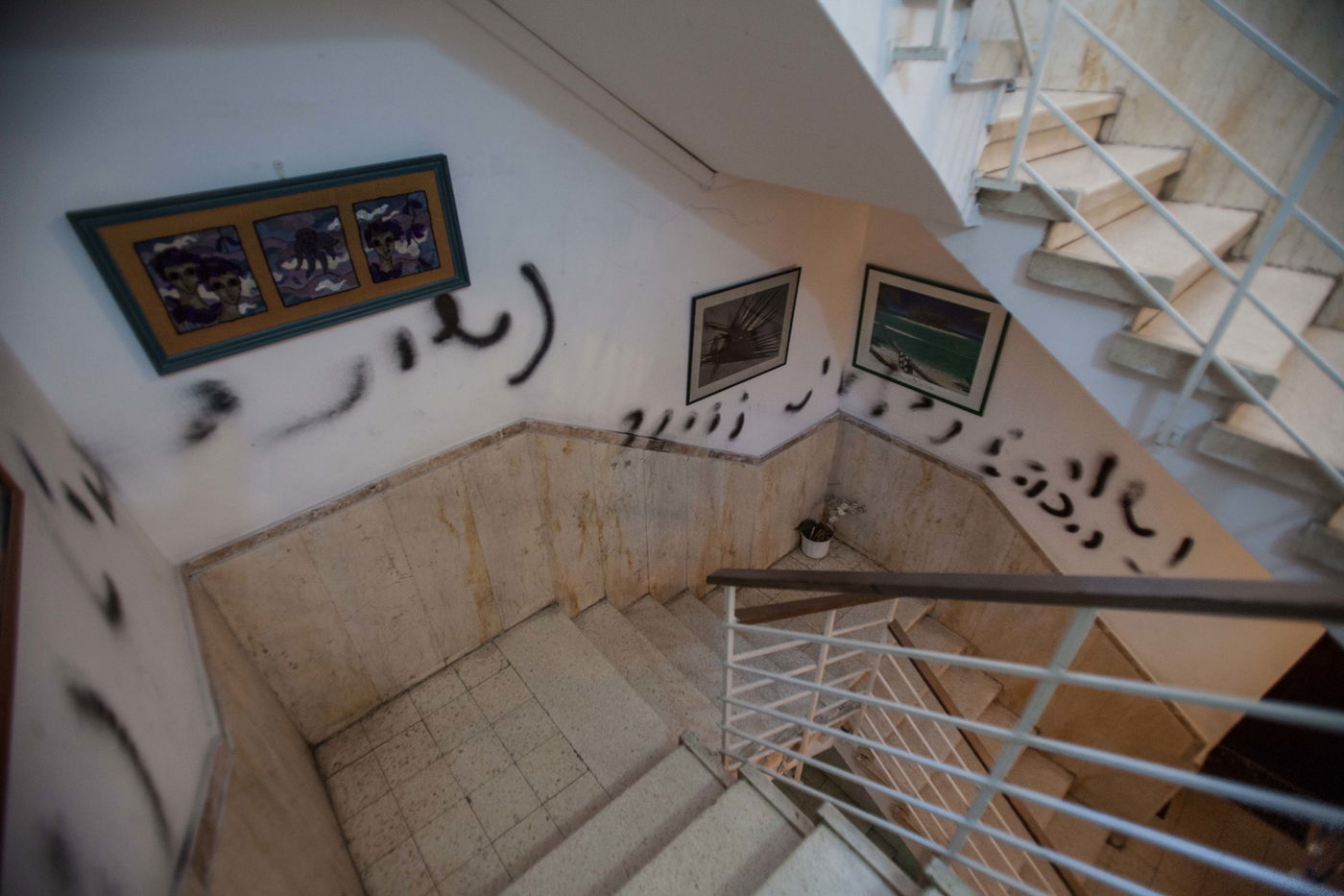 גרפיטי על דלתה של פגי סידור: "נשות הכותל נבלות"