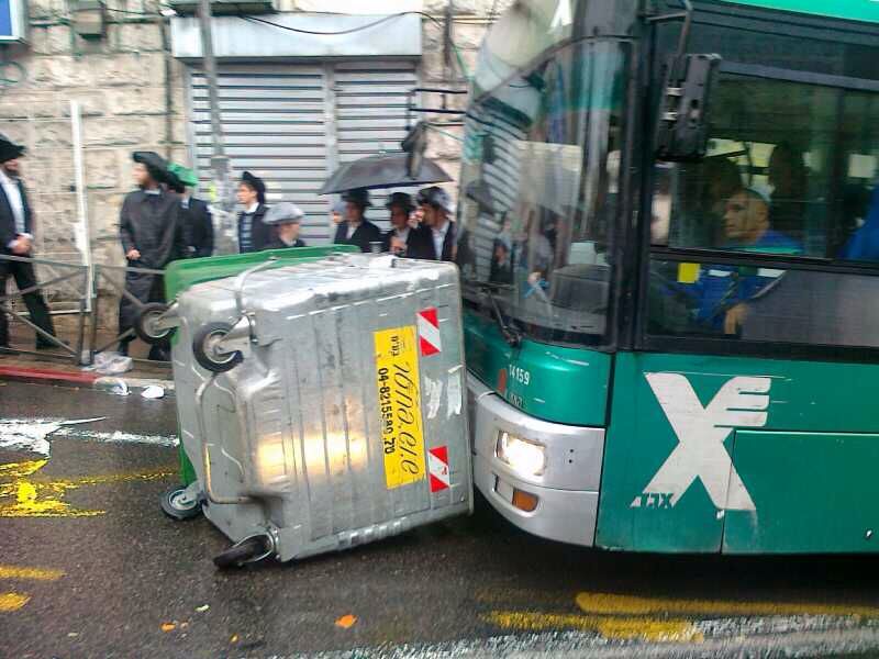 כיכר השבת: הפגנה על כליאת תלמיד הישיבה שלא התייצב בצה"ל