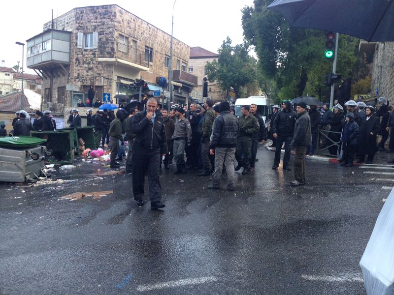 כיכר השבת: הפגנה על כליאת תלמיד הישיבה שלא התייצב בצה"ל