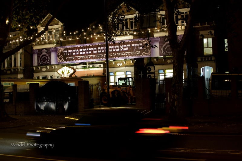 תיעוד: הרבי מויז'ניץ בהדלקת נרות חנוכה בלונדון