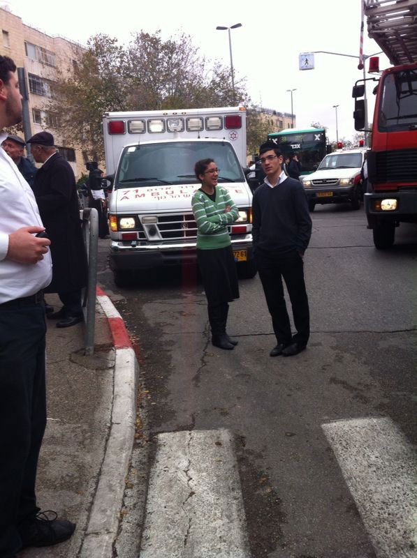 הר נוף: דירה נשרפה, שבעה נפגעו משאיפת עשן